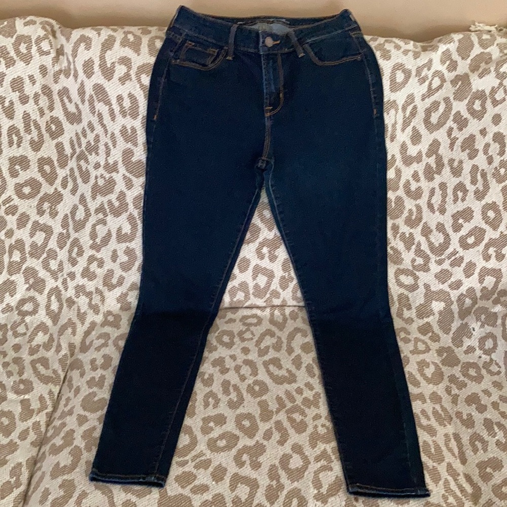 Dark skinny jeans